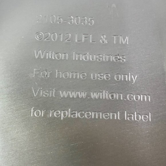 2012 Wilton Darth Vader Cake Pan Mold New Never Used Star Wars - Picture 10 of 10